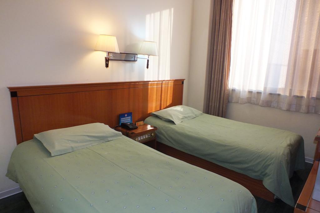 Beijing Fuxing Holiday Hotel Room photo