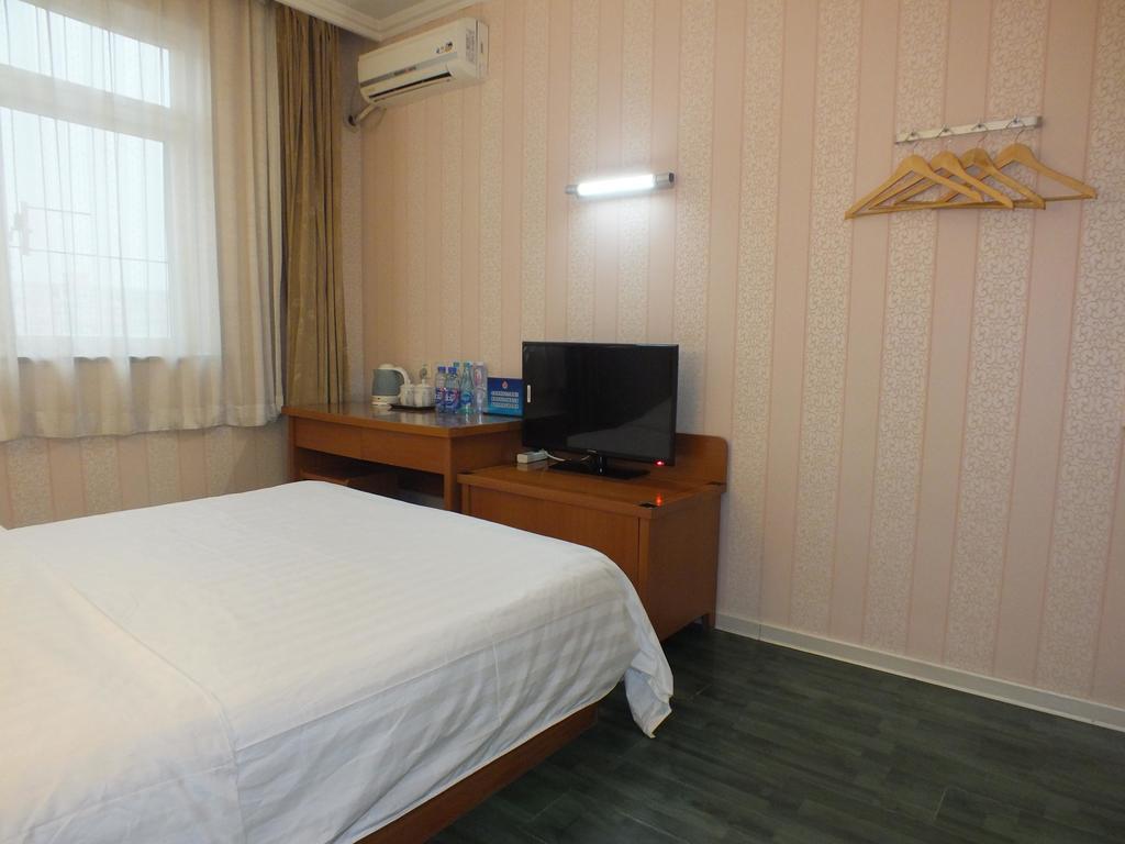 Beijing Fuxing Holiday Hotel Exterior photo