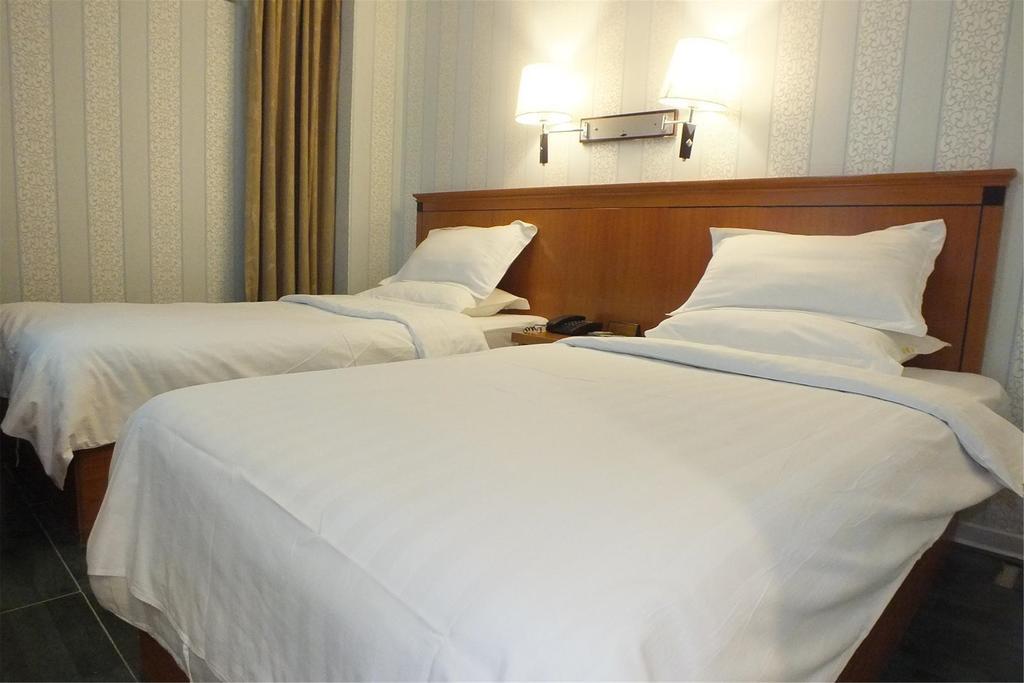 Beijing Fuxing Holiday Hotel Exterior photo