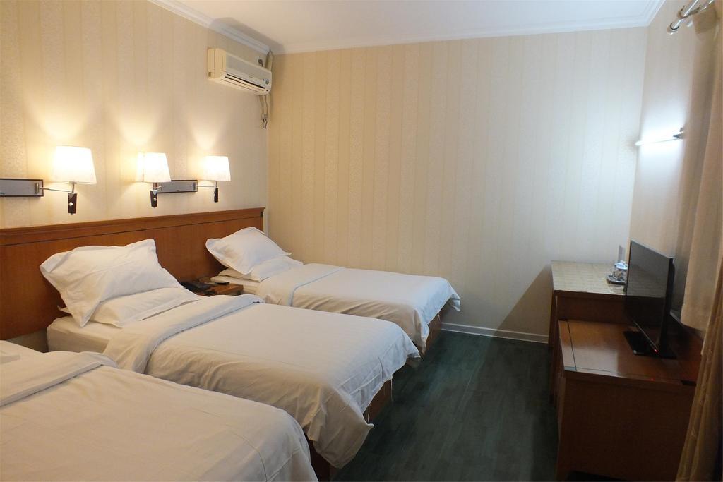 Beijing Fuxing Holiday Hotel Exterior photo